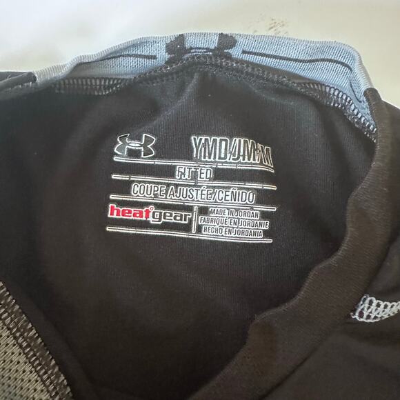 Under Armour Athletic top - Picture 4 of 5